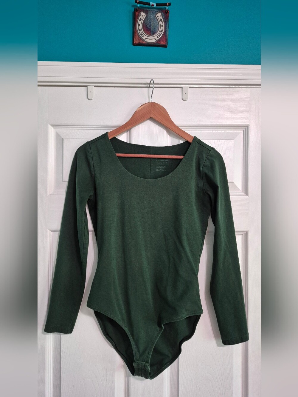 Pact Organic Cotton Long Sleeve Scoop Neck Bodysuit - Forest Green 💚
